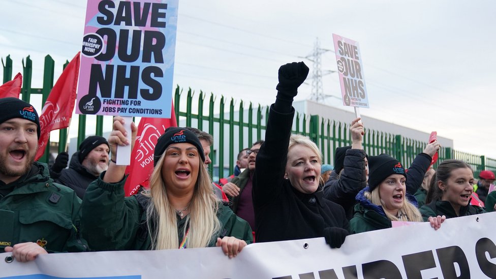 Grant Shapps unveils new powers in strike laws